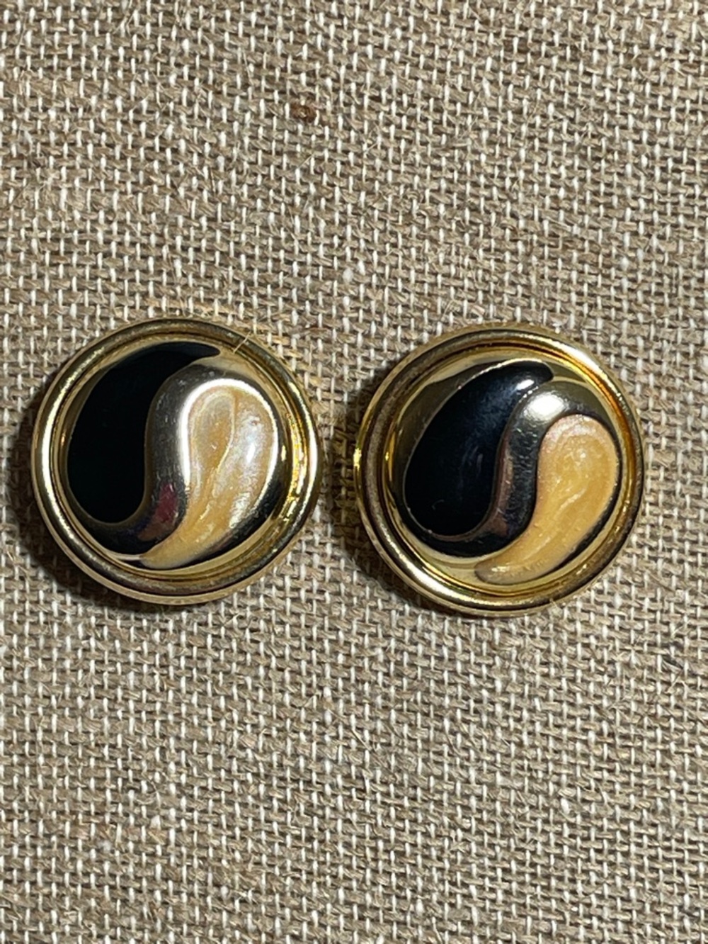 Vintage Yin Yang Black & Cream Gold Tone Clip On Earrings - Korean Tao Taijitu